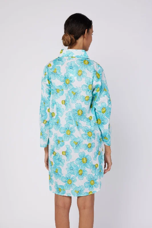 Gabriella 3/4 Sleeve Knee Length Shirt Dress with Collar and Pockets in Blue Floral