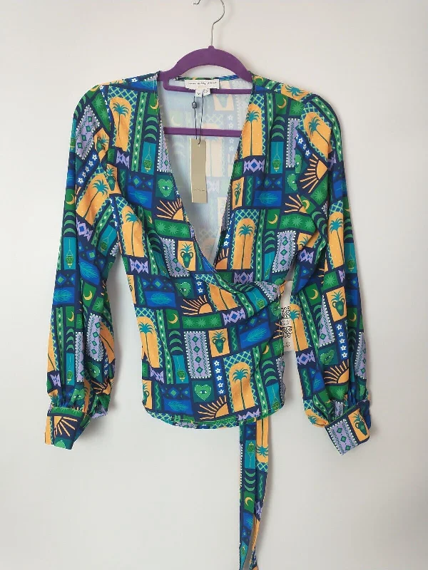 Never Fully Dressed Aqua Street Art Tilly Blouse. Size Small ****Ref V259